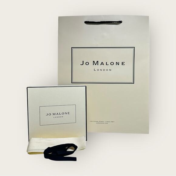 Jo Malone | Gift Bag & Gift Box | Cream | W5.25 x H5.25 x L2.5 inch (box) - Picture 1 of 16